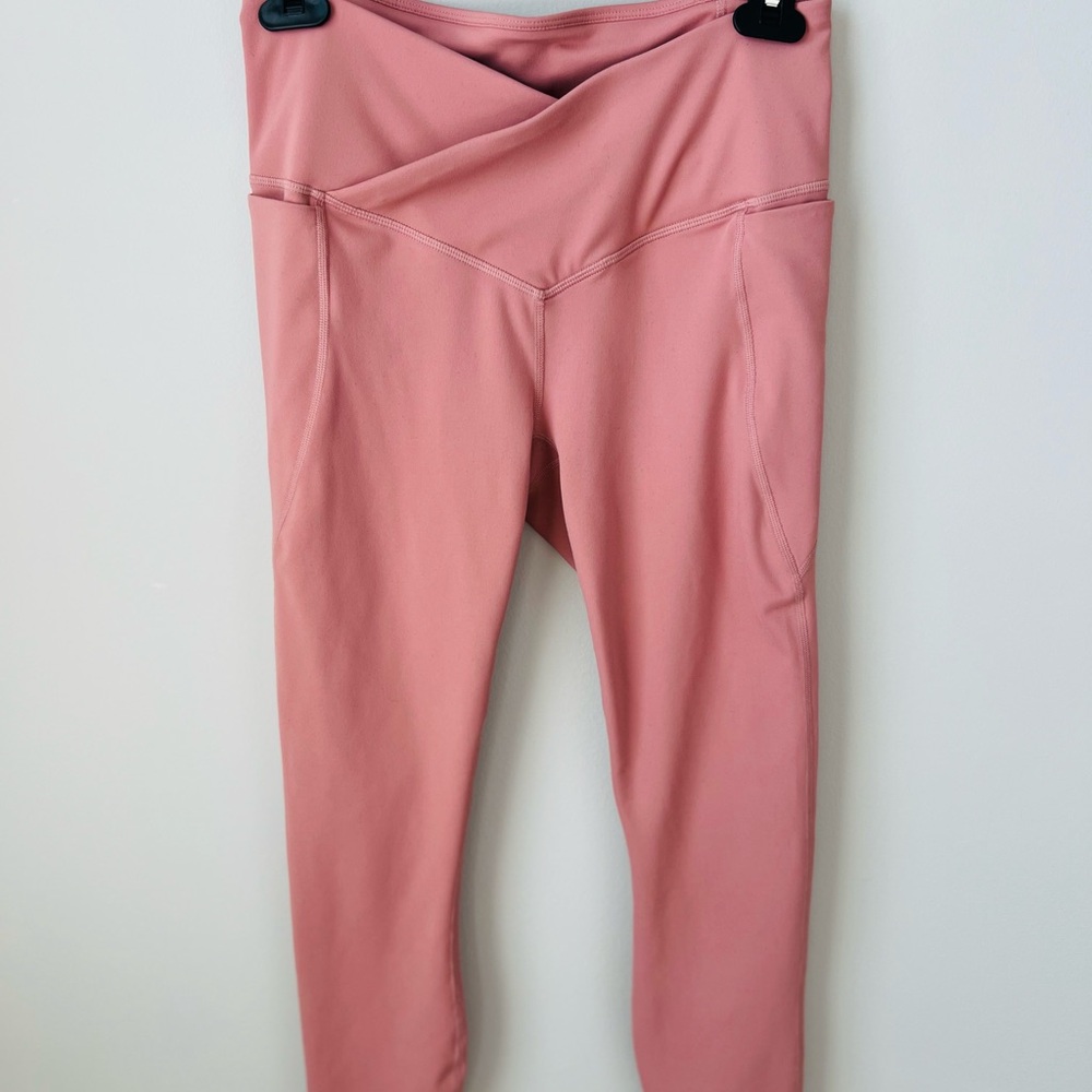 Fabletics Soft Pink Leggings with Pockets